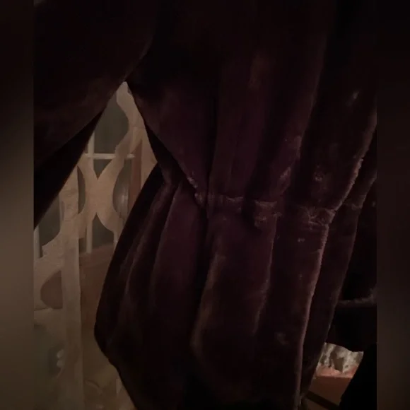 Dennis Basso faux fur coat - Picture 4 of 16